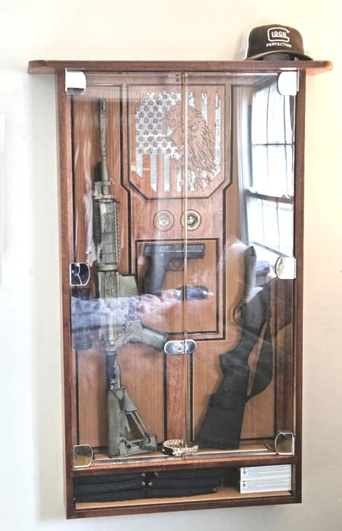 Double Rifle/Pistol Locking Display Case