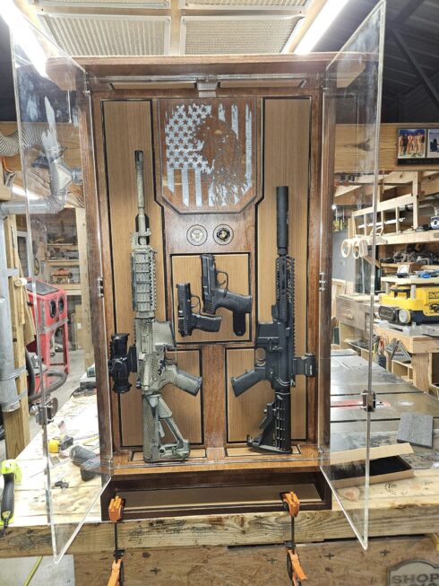 Double Rifle/Pistol Locking Display Case