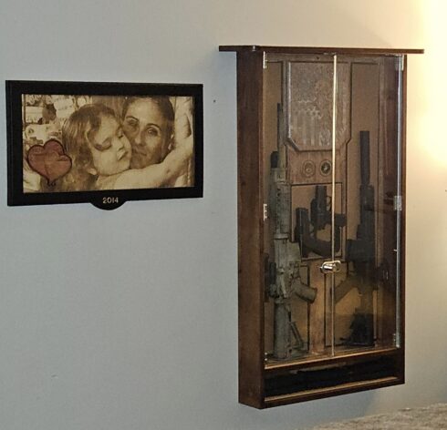 Double Rifle/Pistol Locking Display Case