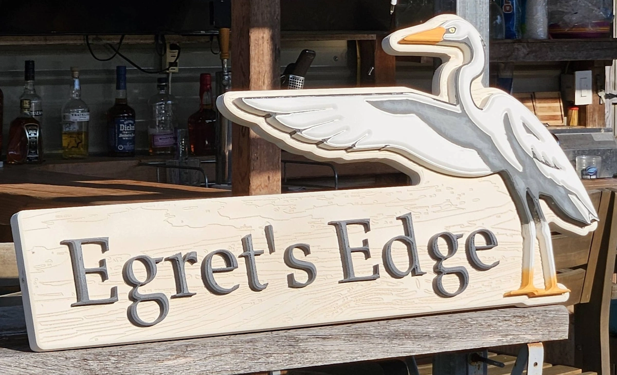 Egrets Edge directional sign -visual description