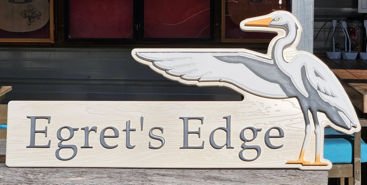 Egrets Edge directional sign -visual description